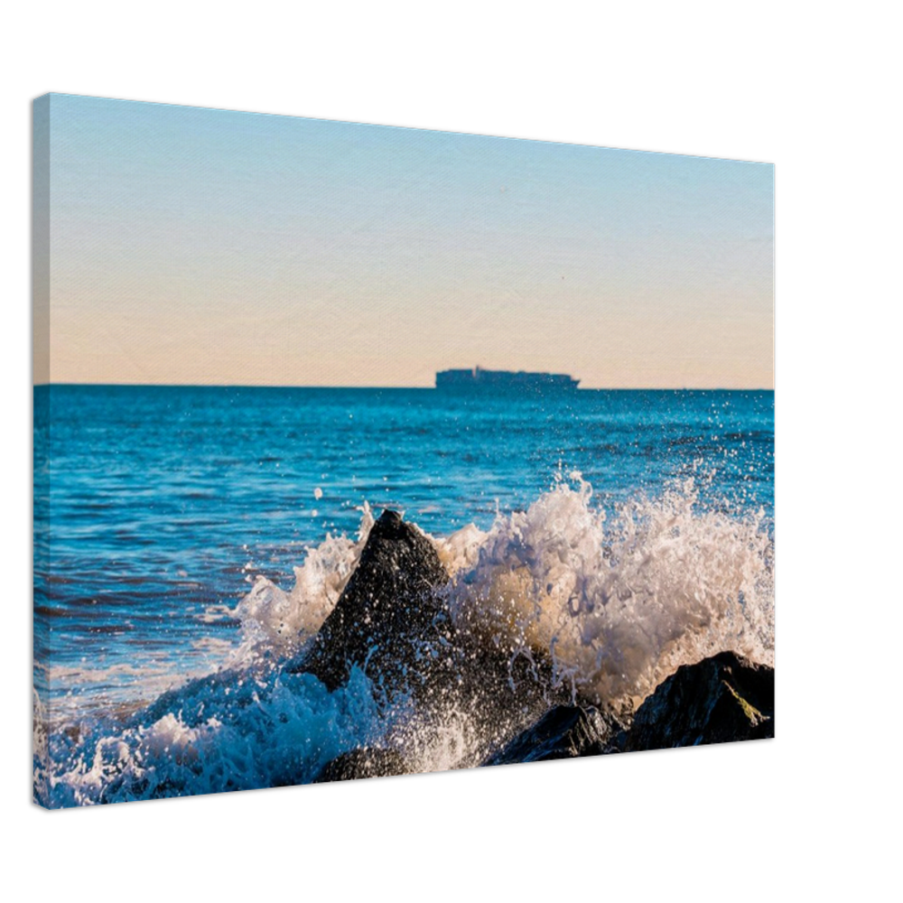 A perfect balance of power and serenity bringing the rhythm of the sea into your space.